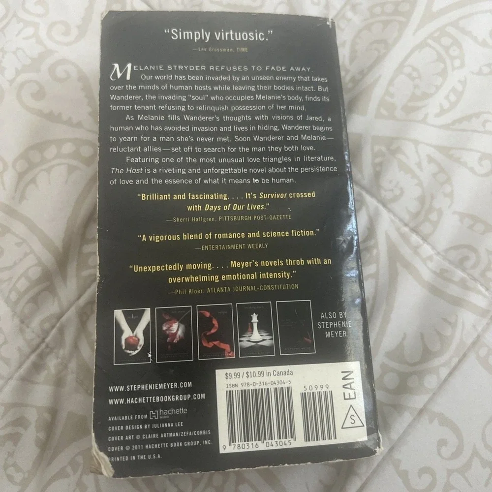 The Host: A Novel - paperback, Stephenie Meyer, 9780316043045 - Picture 2 of 6